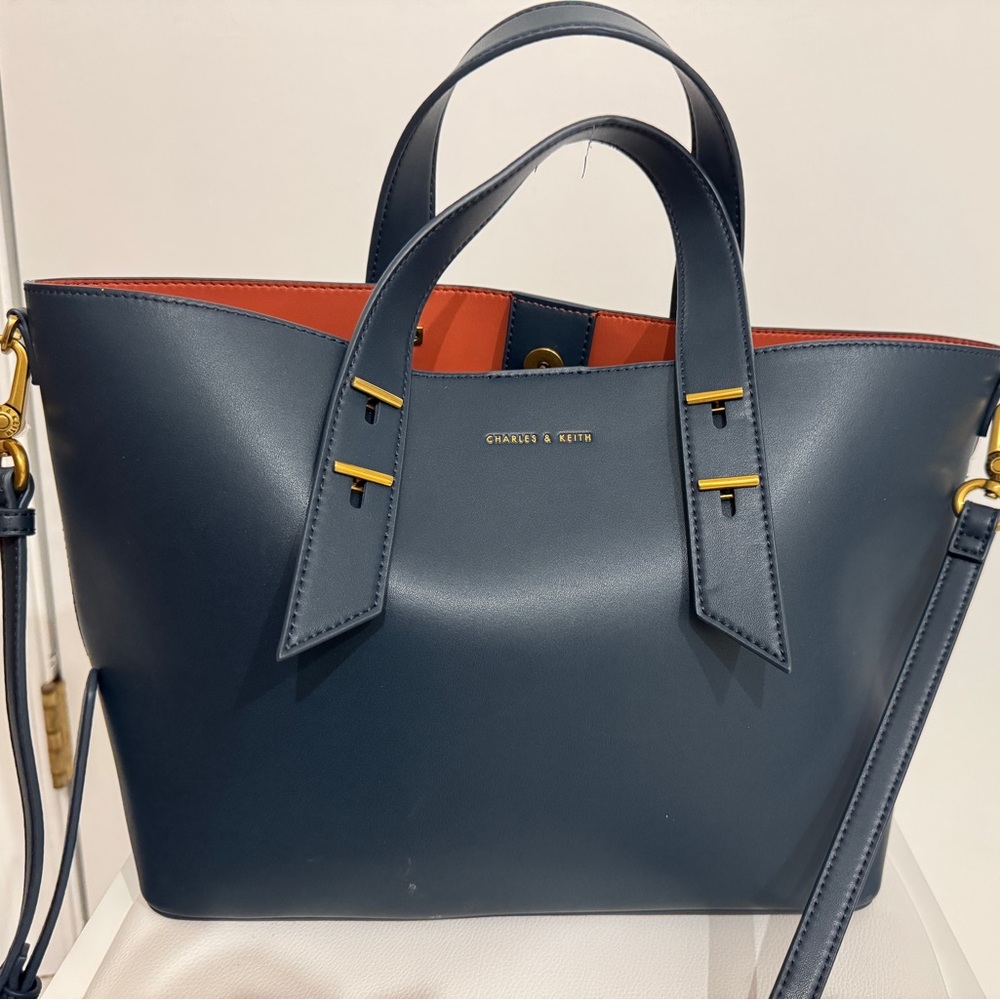 Pre-owned Charles & Keith Dark Blue Tote